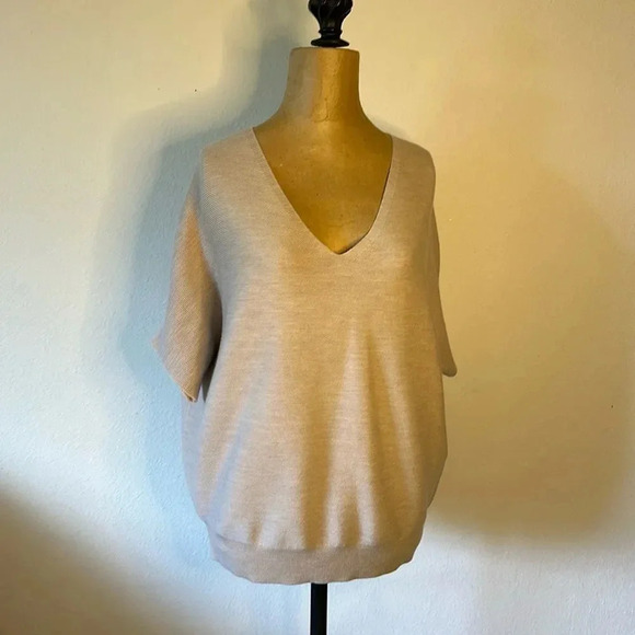 The Reset R Label S/M beige wool short sleeve knit sweater NWOT excellent cond - Picture 1 of 9